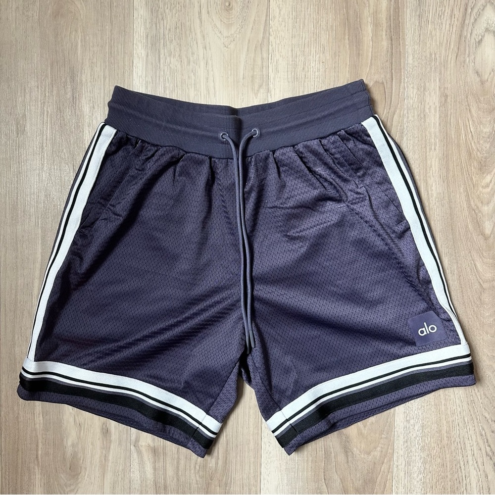‘alo yoga’ 7” key mesh basketball short